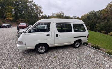Toyota-Avalon-1995-Standard-Passenger-Van-1