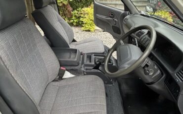 Toyota-Avalon-1995-Standard-Passenger-Van-13