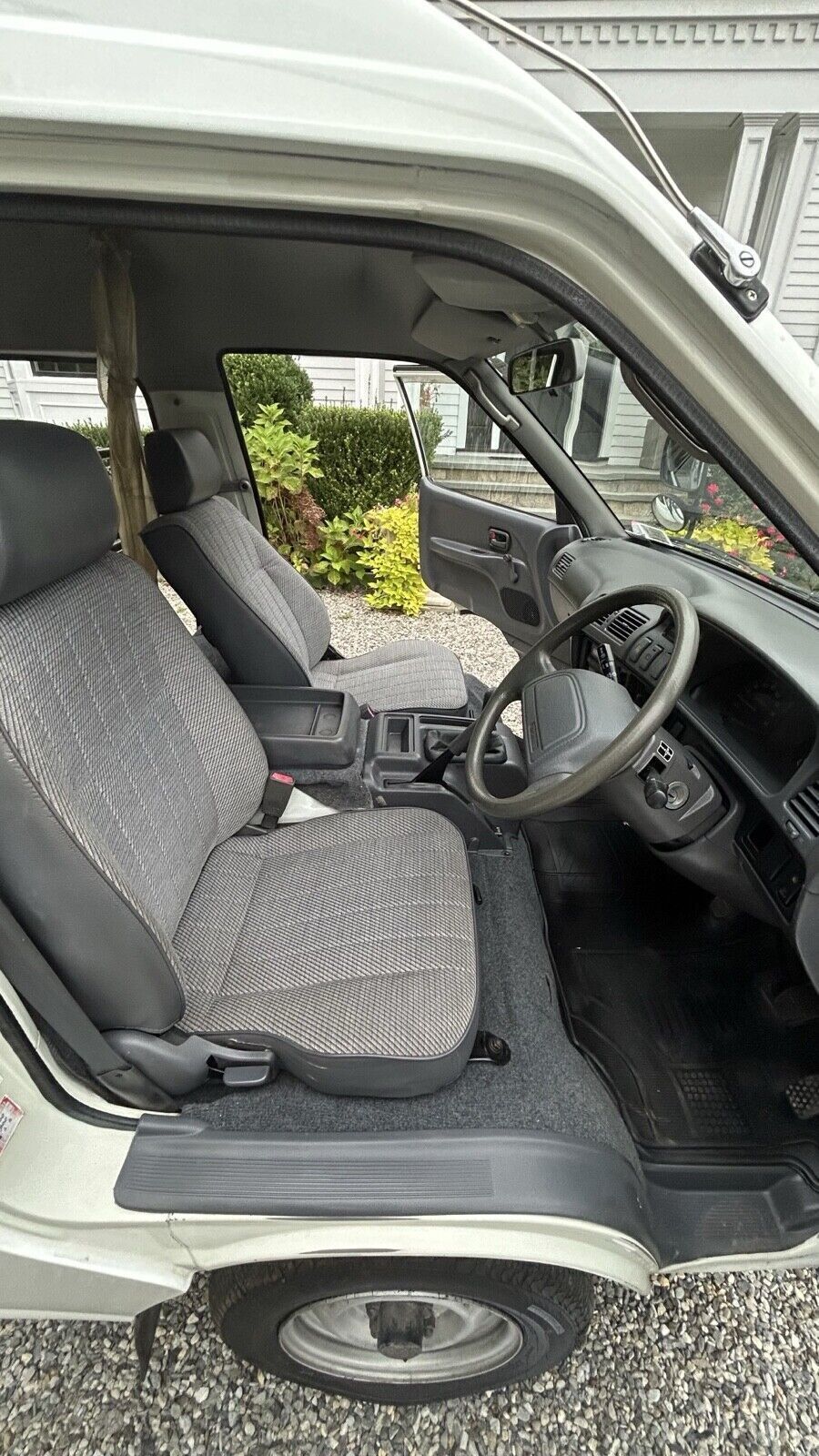 Toyota-Avalon-1995-Standard-Passenger-Van-13