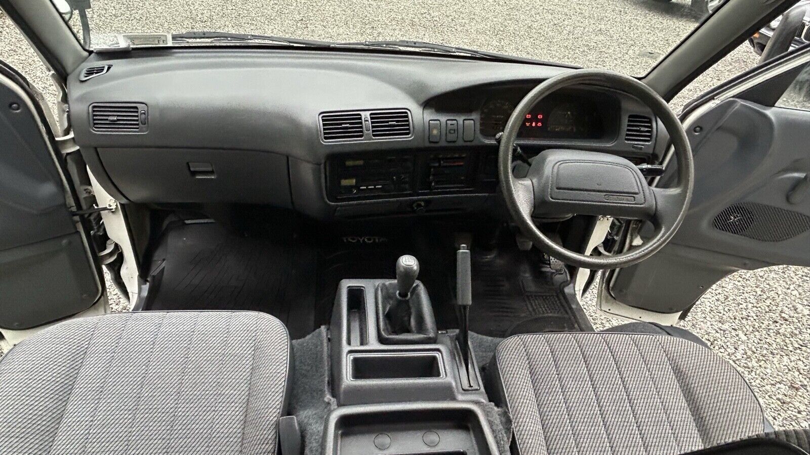 Toyota-Avalon-1995-Standard-Passenger-Van-14