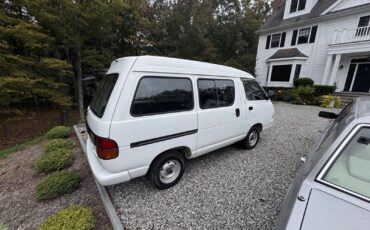 Toyota-Avalon-1995-Standard-Passenger-Van-2