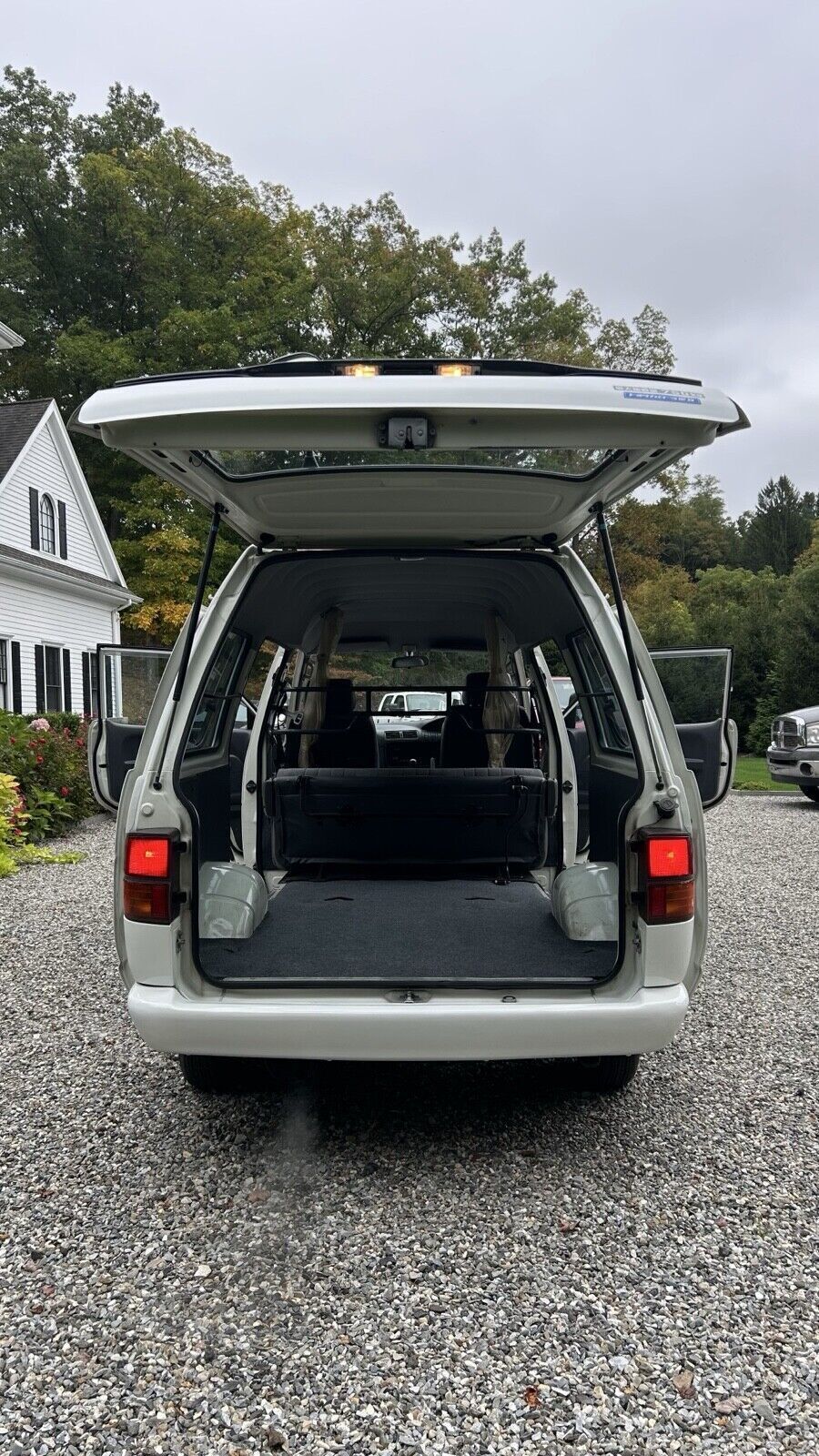 Toyota-Avalon-1995-Standard-Passenger-Van-4