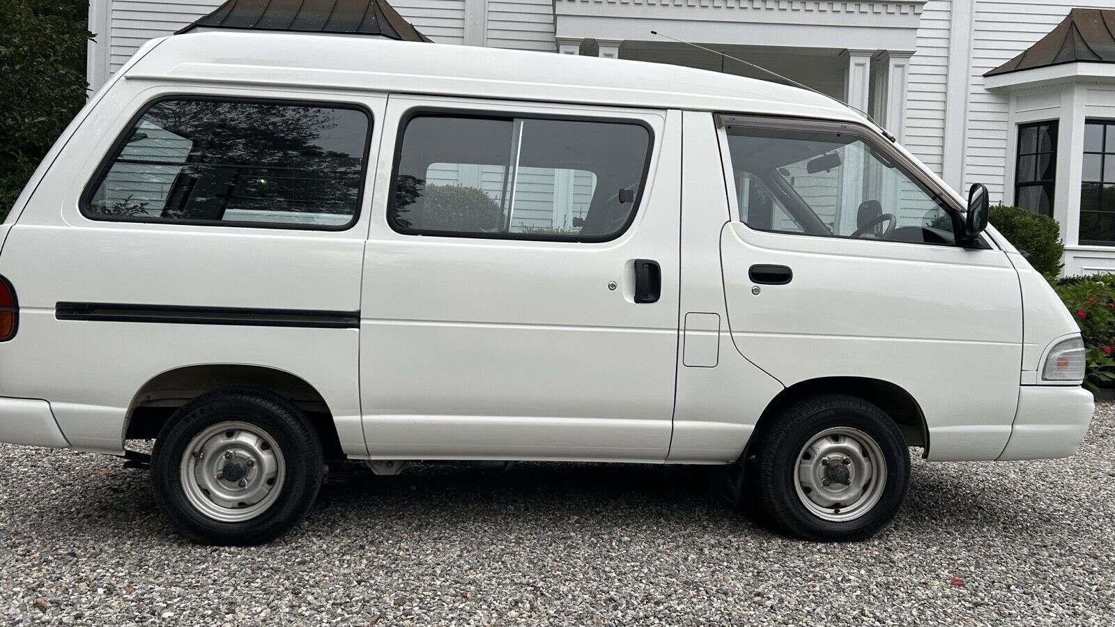 Toyota-Avalon-1995-Standard-Passenger-Van-8