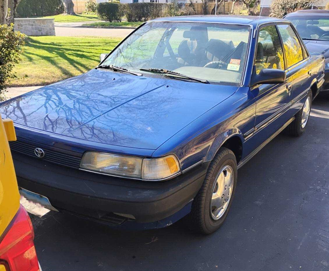 Toyota-Camry-1991-Sedan-2