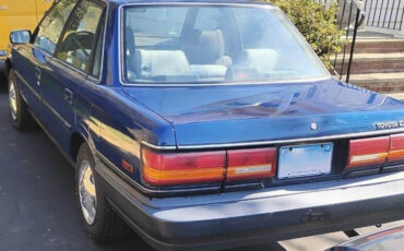 Toyota-Camry-1991-Sedan-3