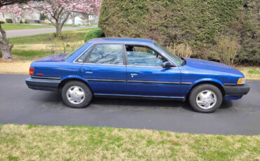 Toyota-Camry-1991-Sedan