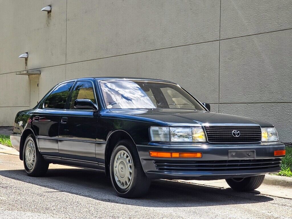 Toyota-Celsior-1991-Sedan-1
