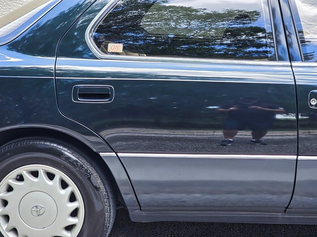 Toyota-Celsior-1991-Sedan-10