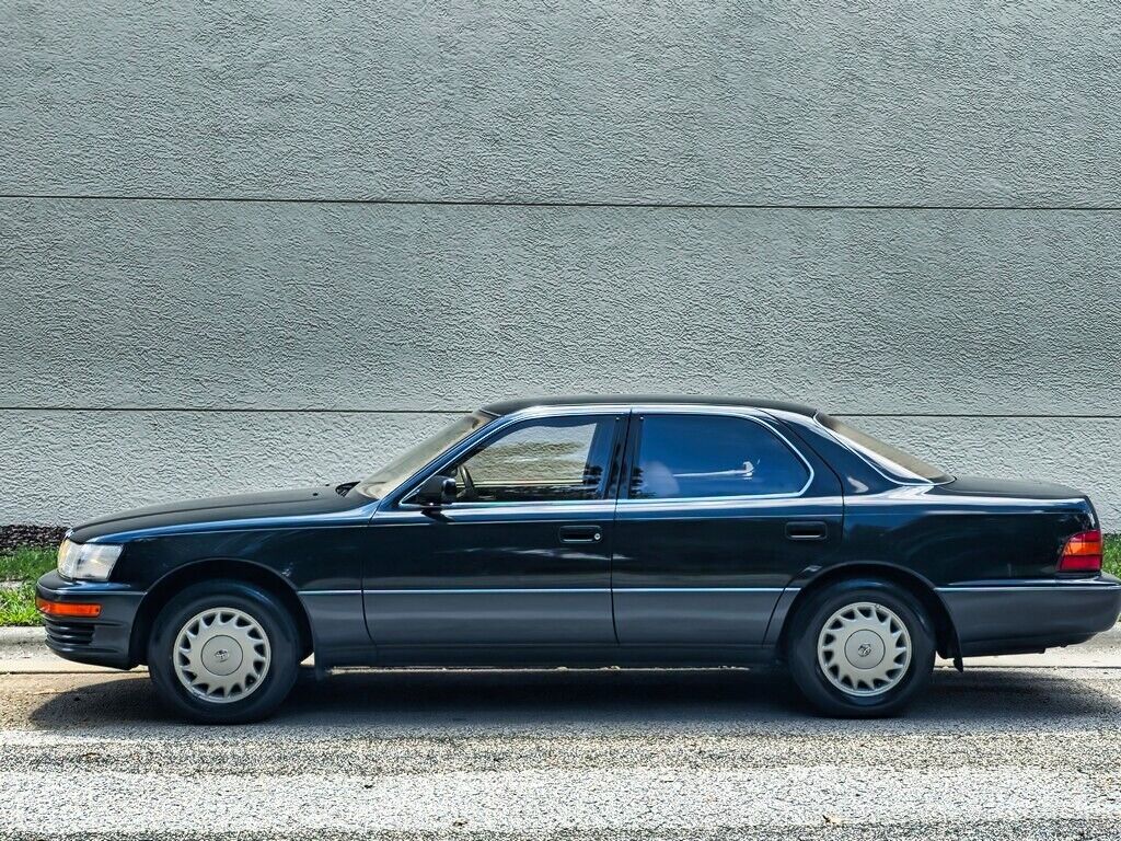 Toyota-Celsior-1991-Sedan-13