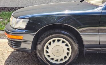 Toyota-Celsior-1991-Sedan-14