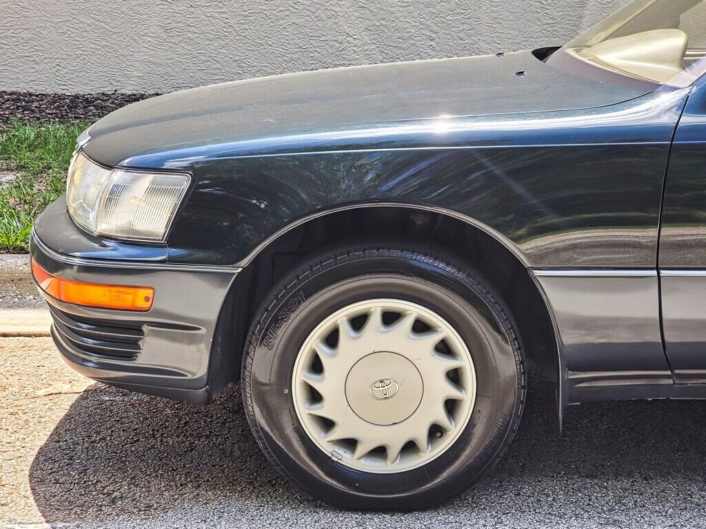 Toyota-Celsior-1991-Sedan-14