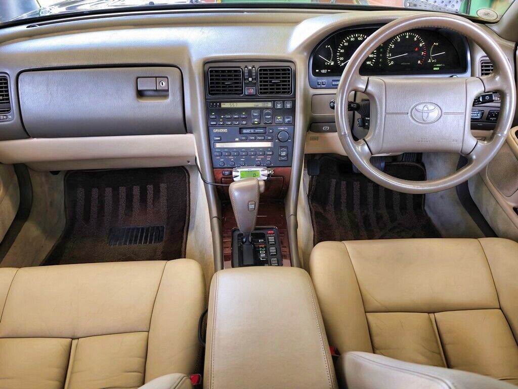 Toyota-Celsior-1991-Sedan-23