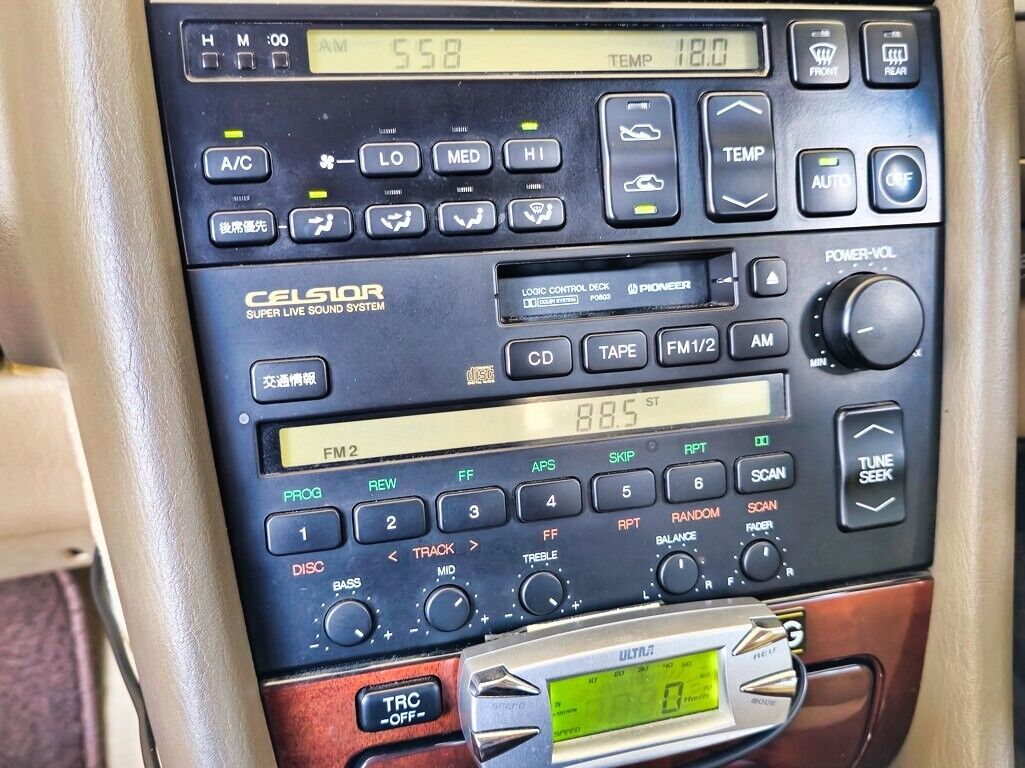 Toyota-Celsior-1991-Sedan-26