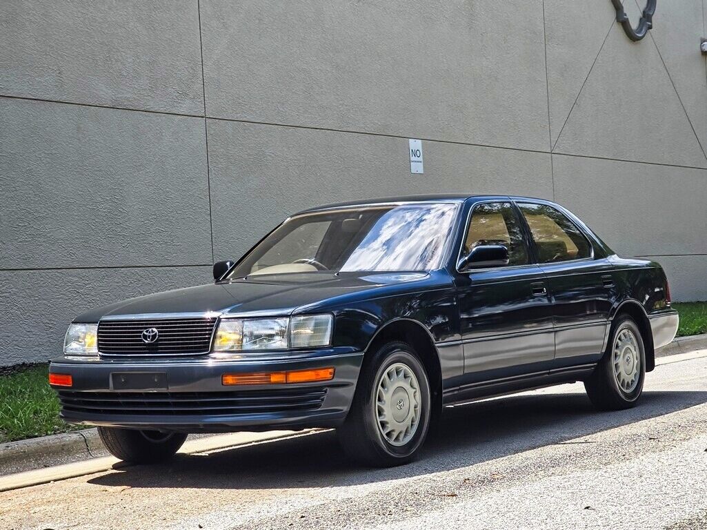 Toyota-Celsior-1991-Sedan-3