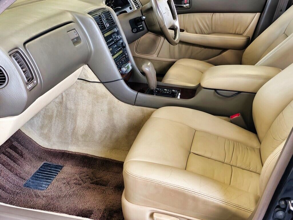 Toyota-Celsior-1991-Sedan-31
