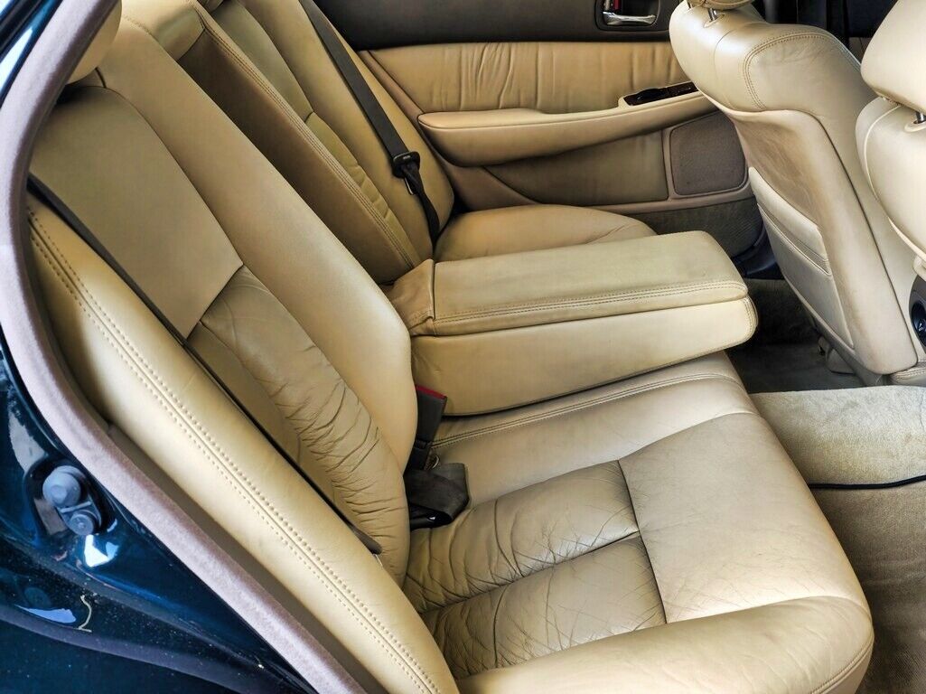 Toyota-Celsior-1991-Sedan-32