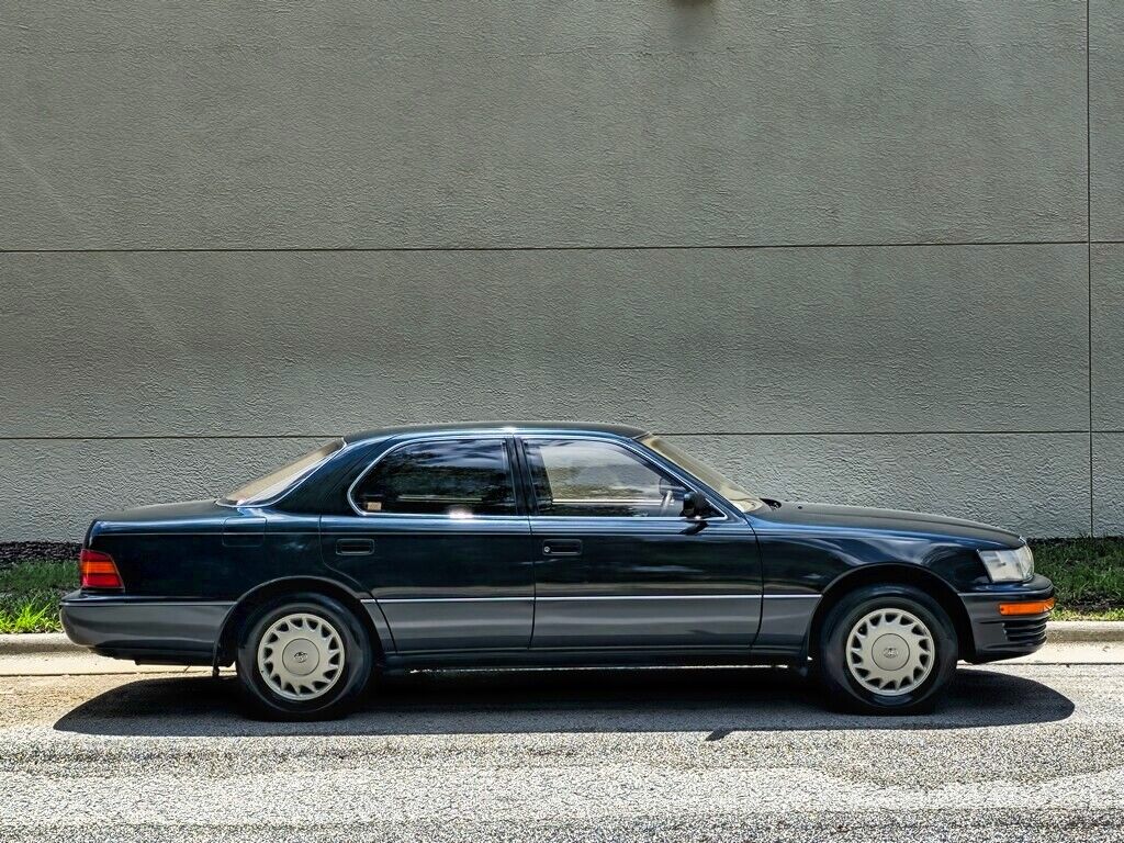 Toyota-Celsior-1991-Sedan-8