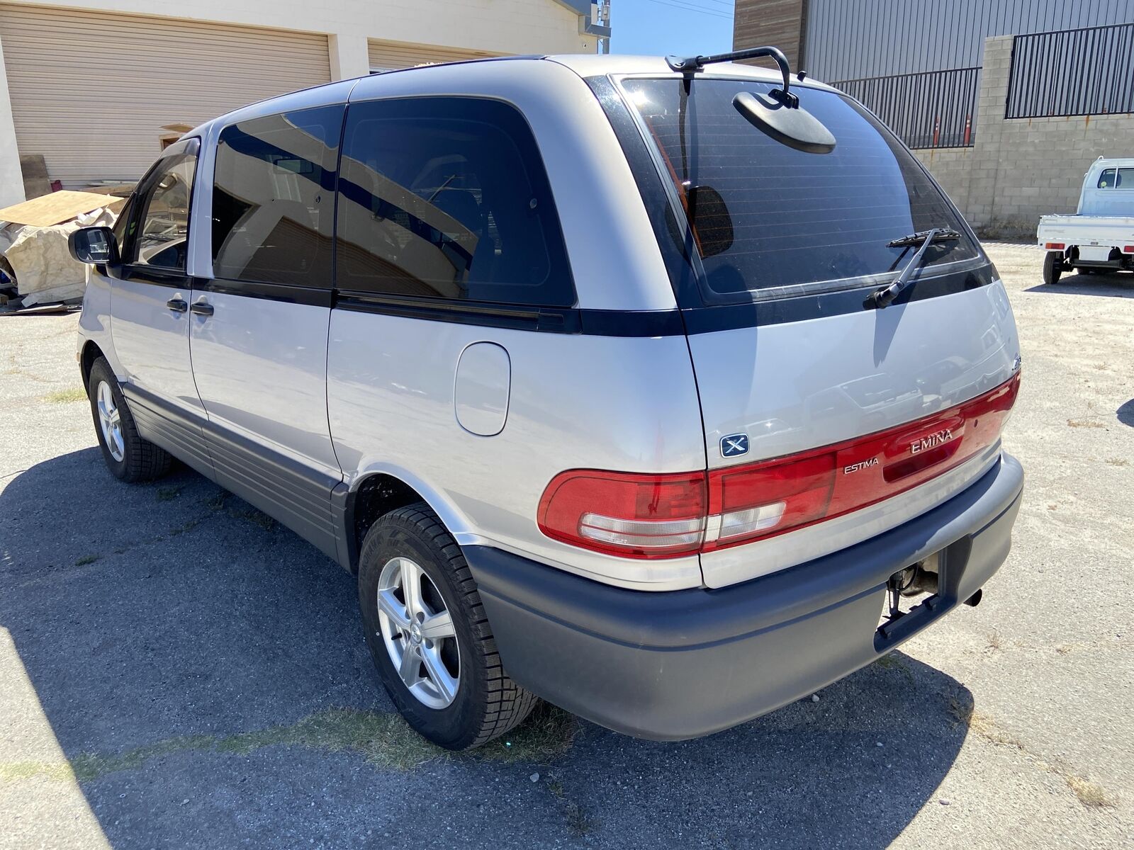 Toyota-Estima-1993-VAN-10