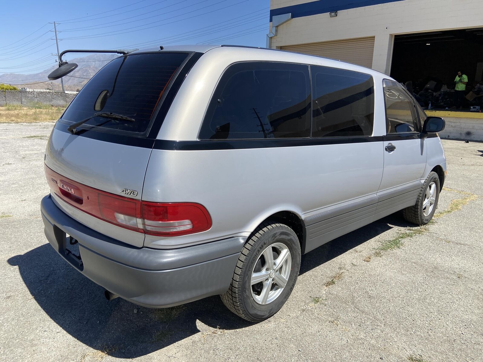 Toyota-Estima-1993-VAN-14