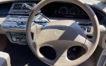 Toyota-Estima-1993-VAN-18