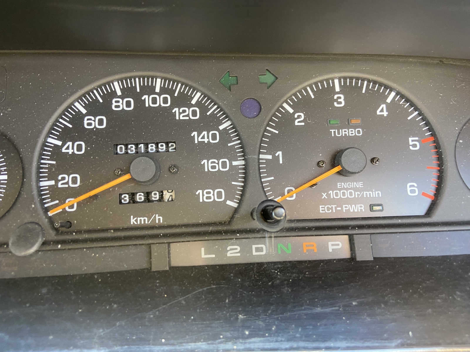 Toyota-Estima-1993-VAN-19
