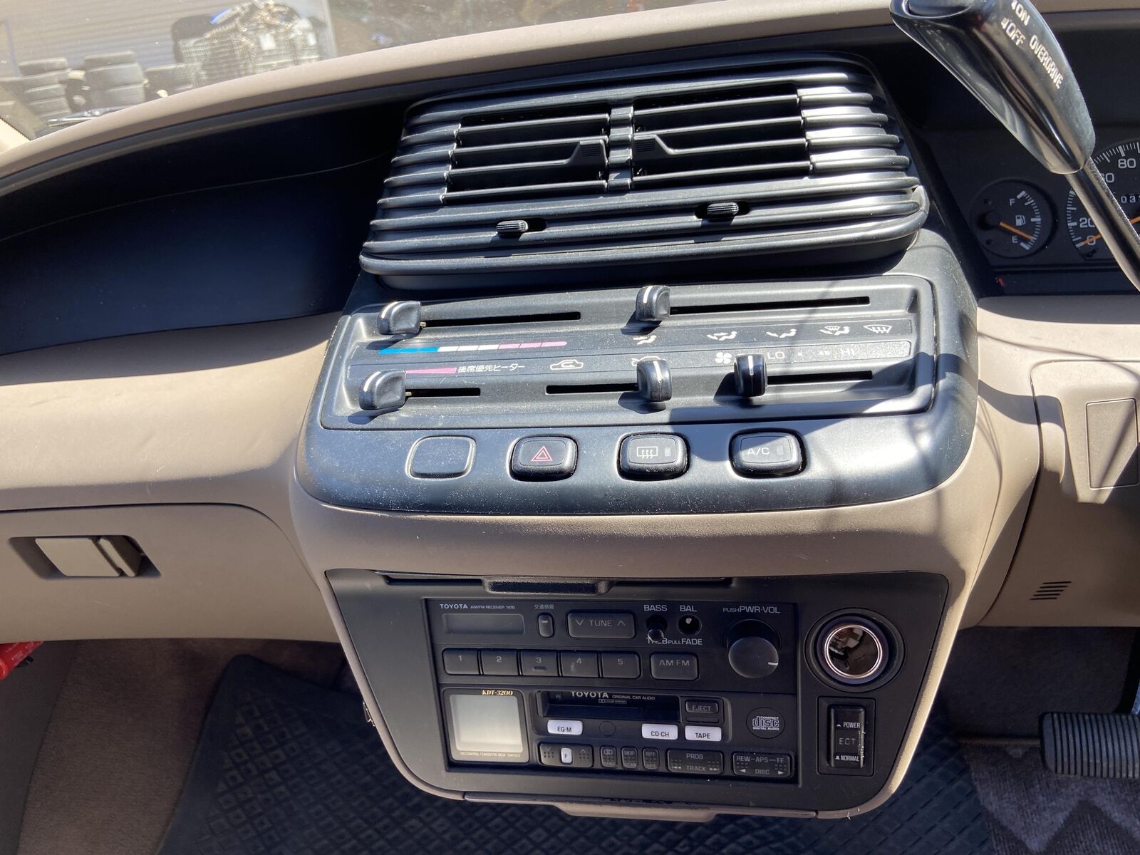 Toyota-Estima-1993-VAN-20