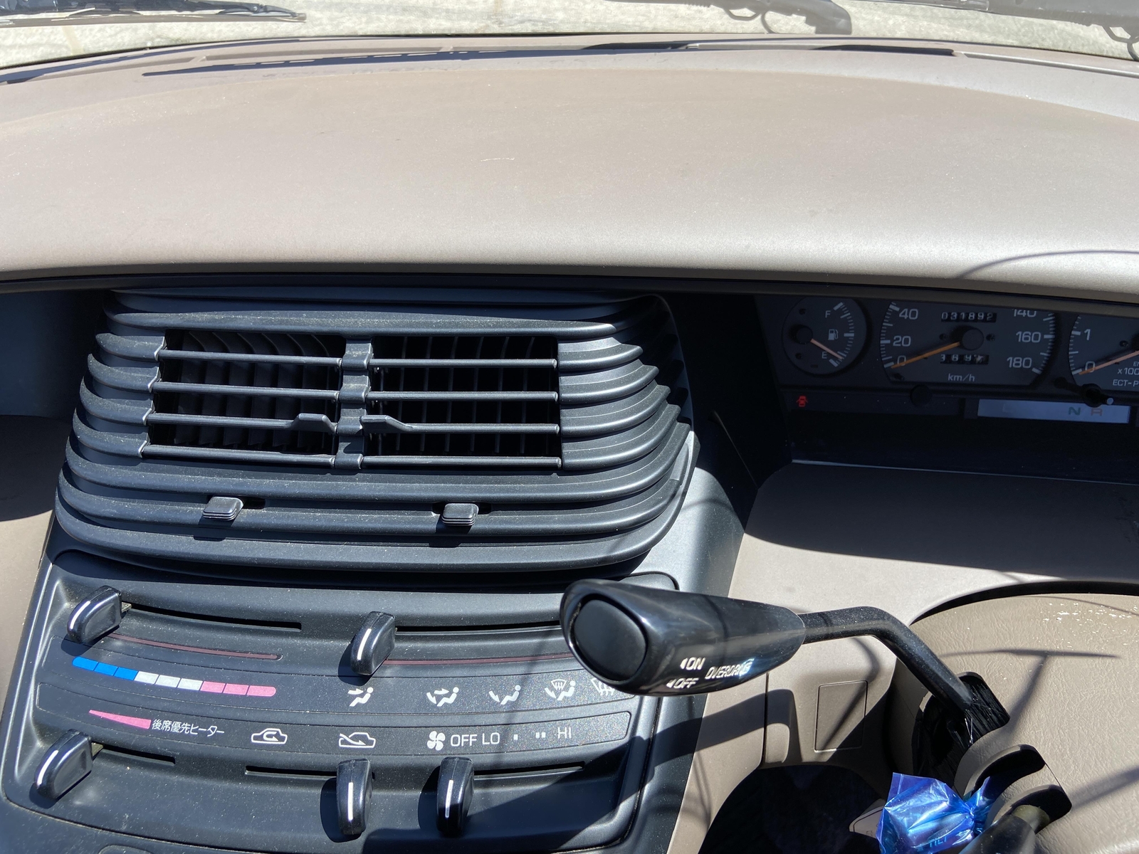 Toyota-Estima-1993-VAN-22