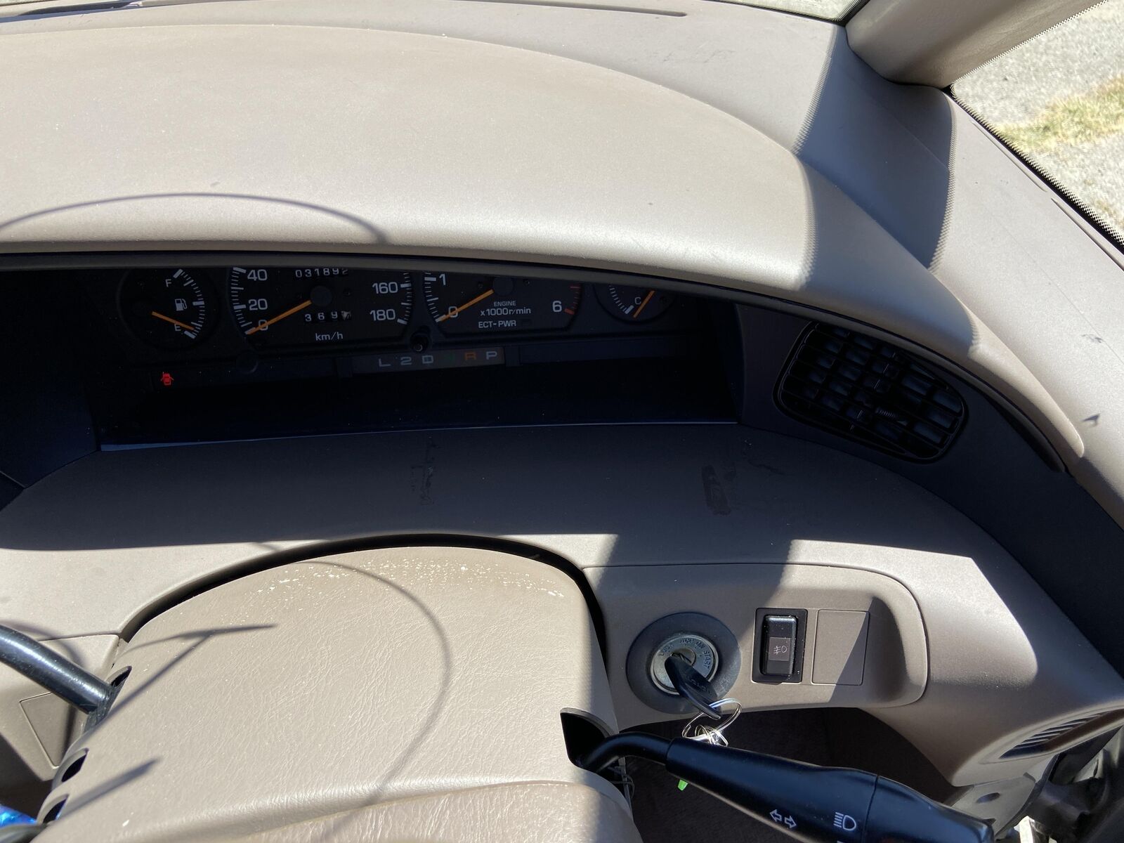 Toyota-Estima-1993-VAN-23