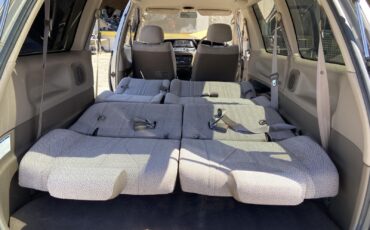 Toyota-Estima-1993-VAN-27