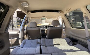 Toyota-Estima-1993-VAN-31