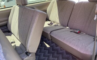 Toyota-Estima-1993-VAN-33