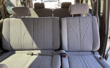 Toyota-Estima-1993-VAN-34