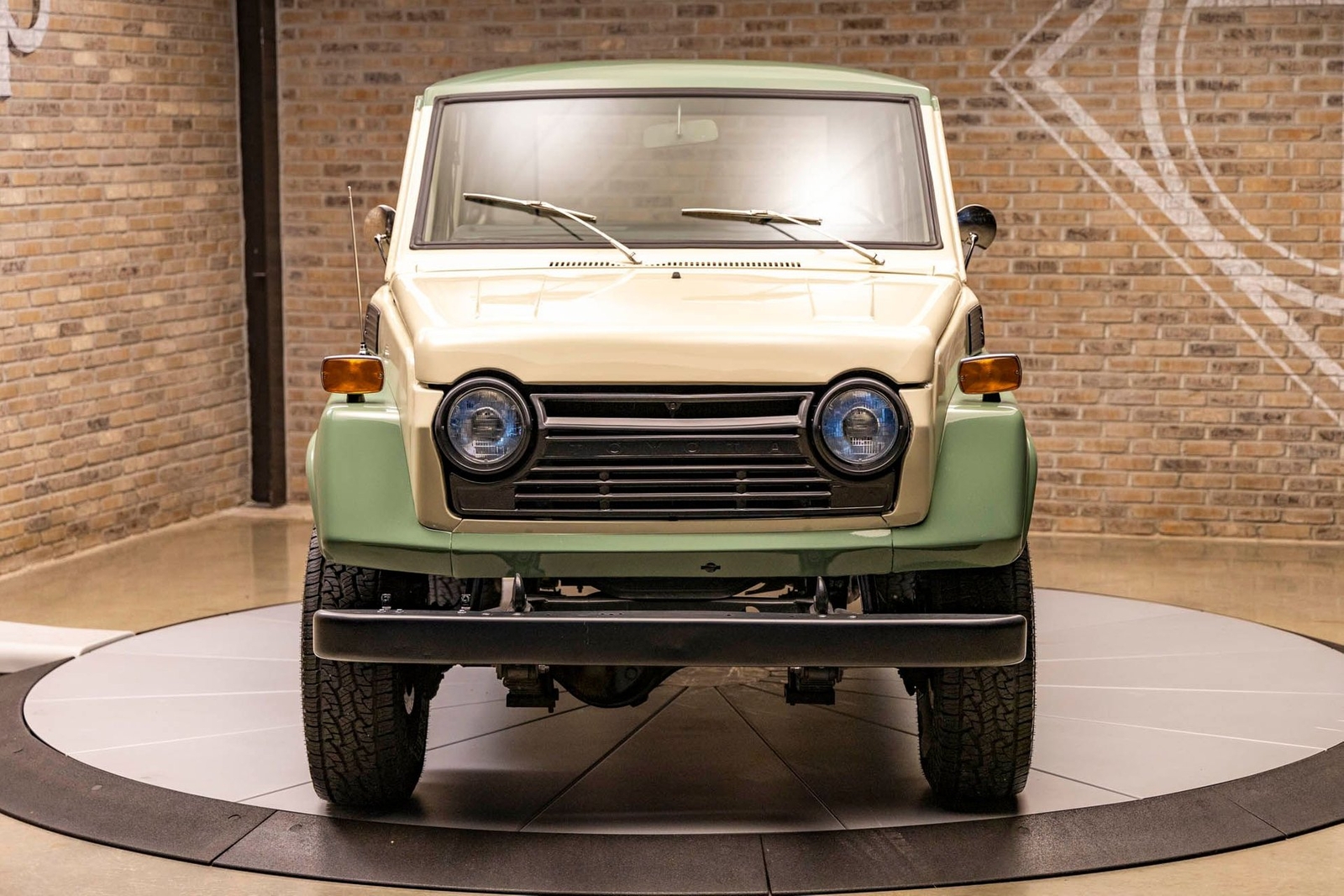 Toyota-FJ55-Land-Cruiser-1972-SUV-1