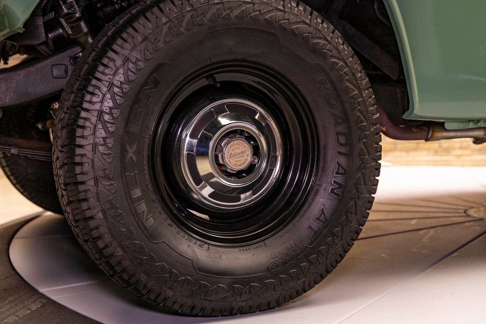 Toyota-FJ55-Land-Cruiser-1972-SUV-12