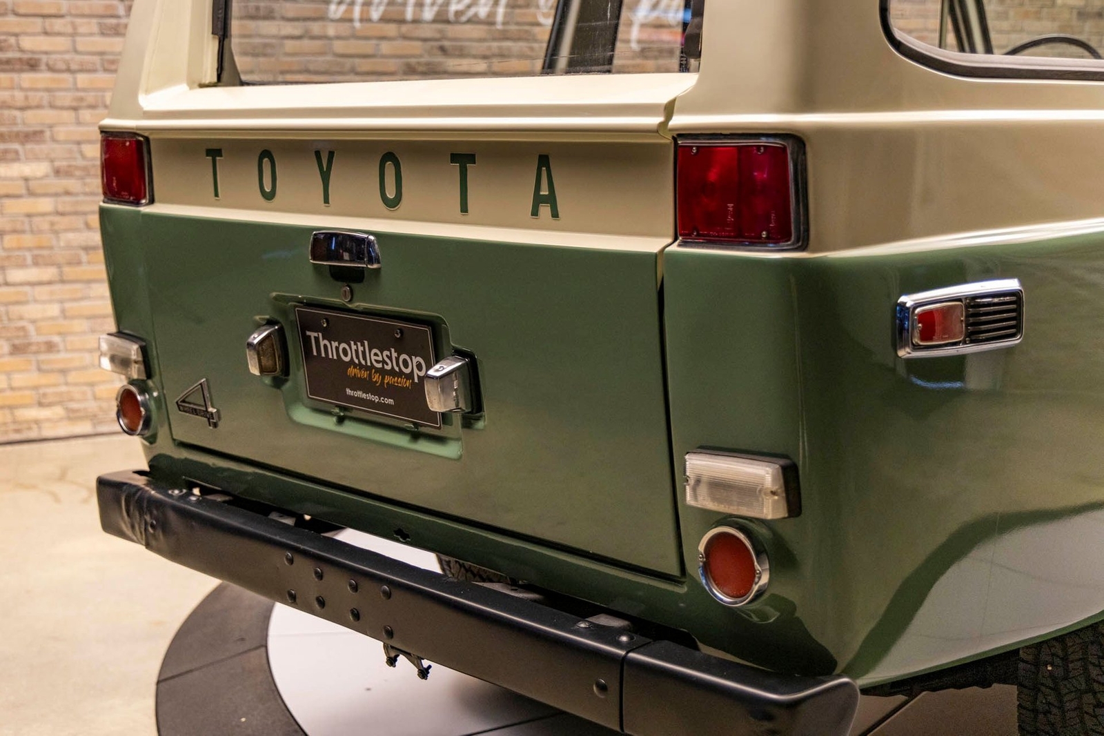 Toyota-FJ55-Land-Cruiser-1972-SUV-21