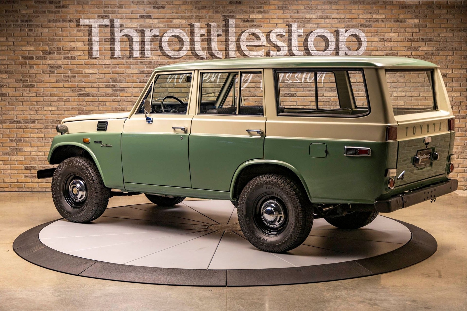 Toyota-FJ55-Land-Cruiser-1972-SUV-6