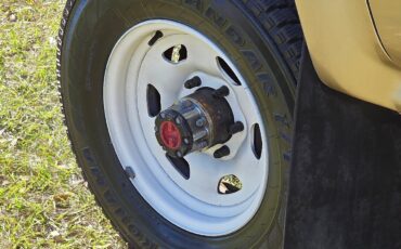 Toyota-HiLux-1990-Camper-16