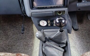 Toyota-HiLux-1990-Camper-24