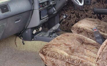 Toyota-HiLux-1990-Camper-27