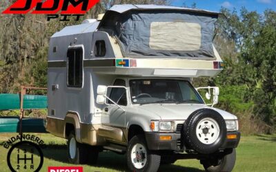 Toyota HiLux 1990 Camper