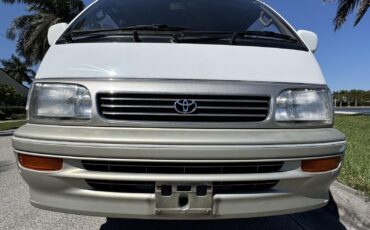 Toyota-Hiace-1995-Minivan-13