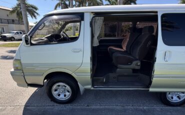 Toyota-Hiace-1995-Minivan-14