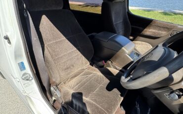 Toyota-Hiace-1995-Minivan-17