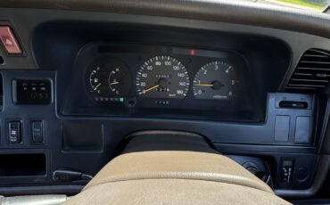 Toyota-Hiace-1995-Minivan-20