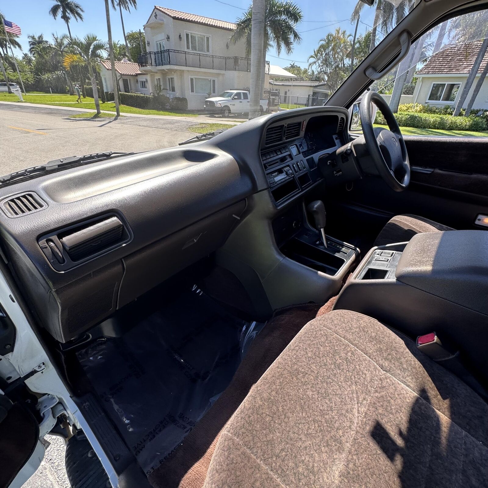 Toyota-Hiace-1995-Minivan-23