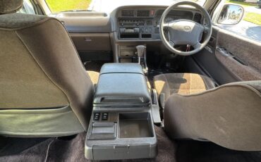 Toyota-Hiace-1995-Minivan-27