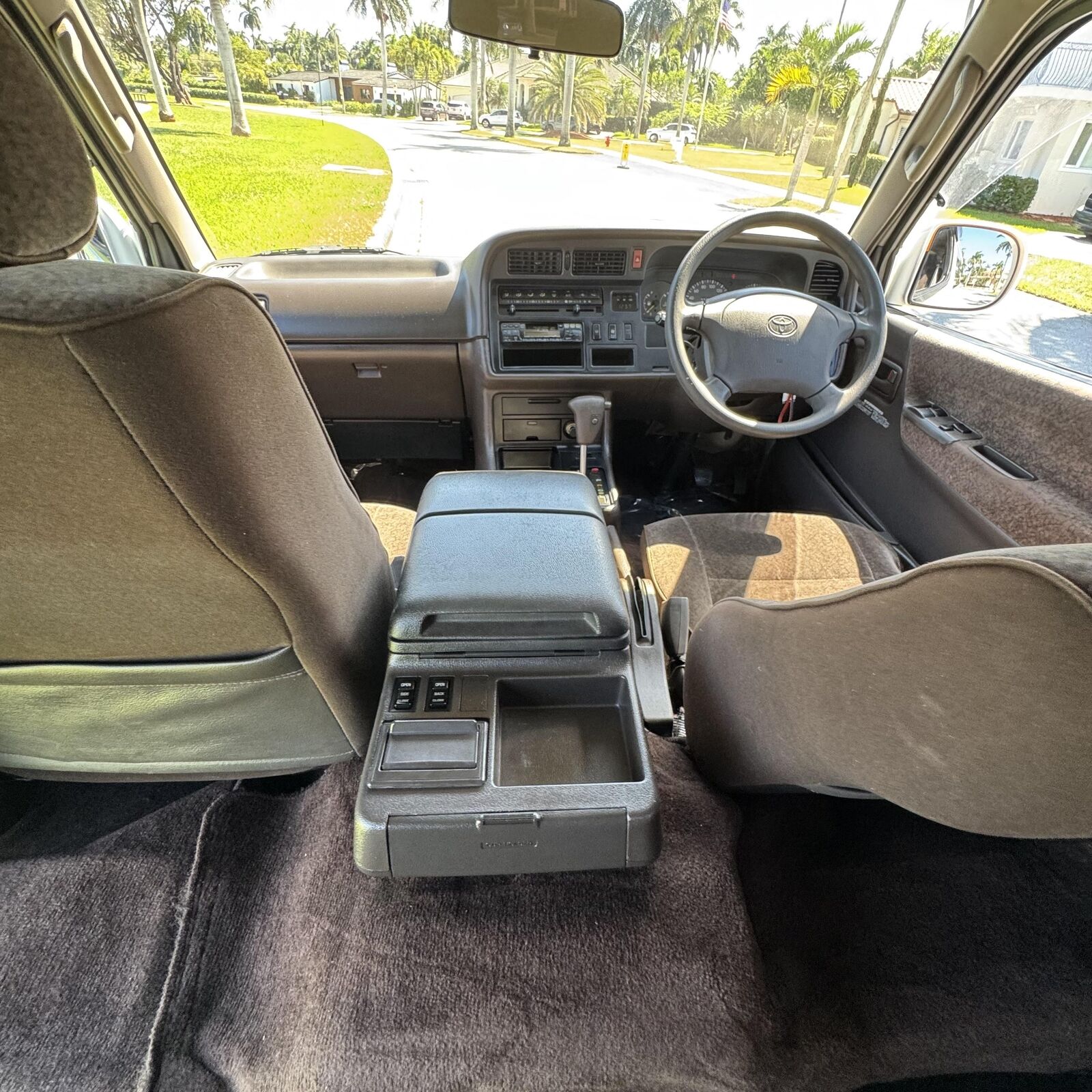 Toyota-Hiace-1995-Minivan-27