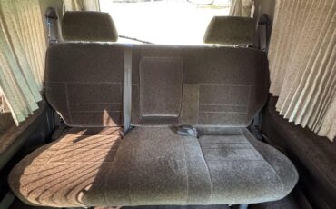 Toyota-Hiace-1995-Minivan-28