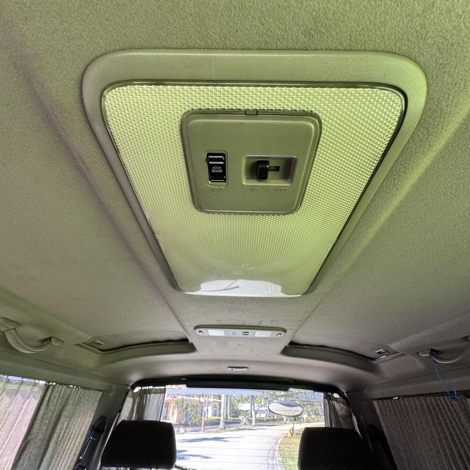 Toyota-Hiace-1995-Minivan-29
