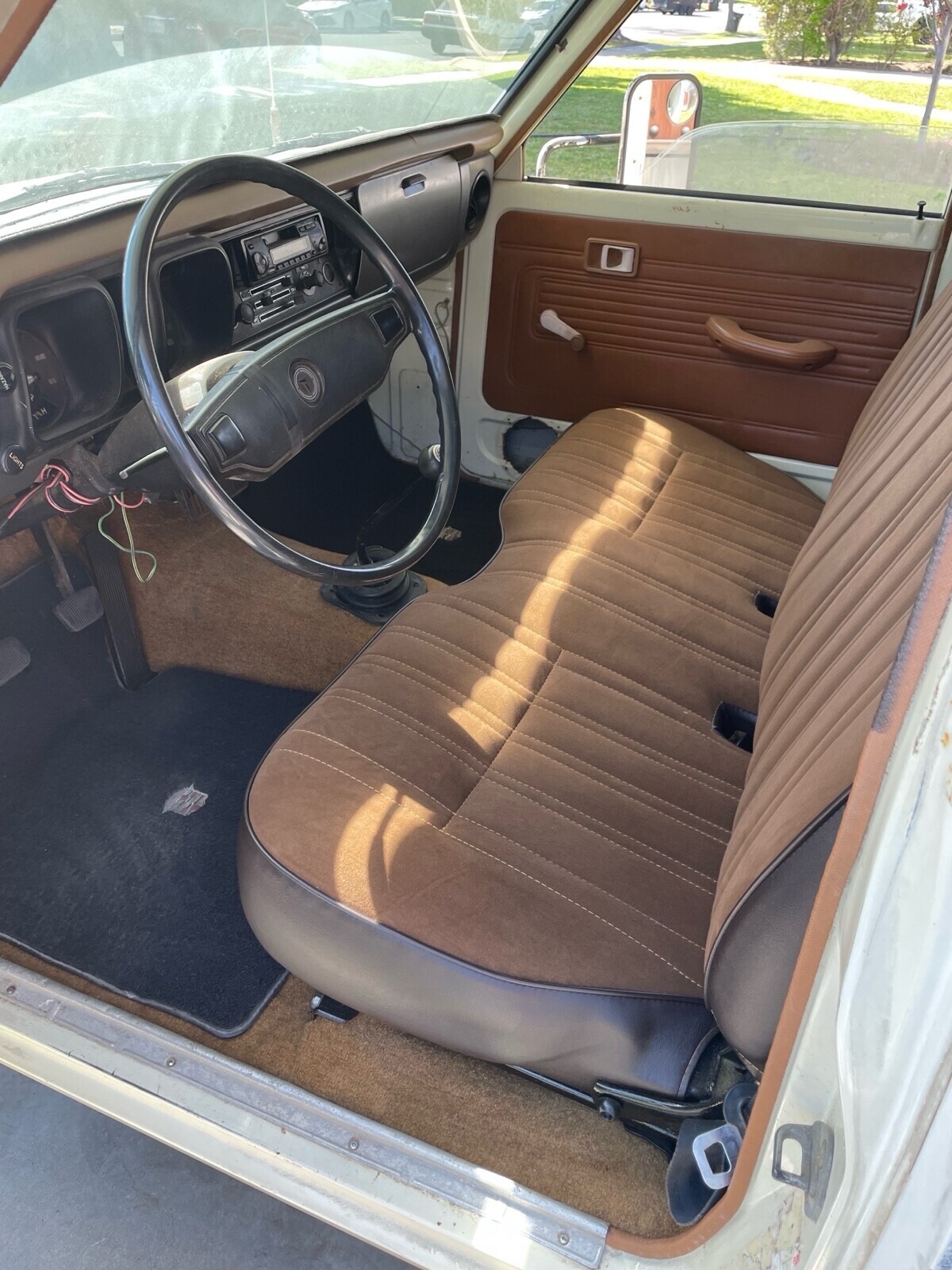 Toyota-Hilux-1979-SUV-12